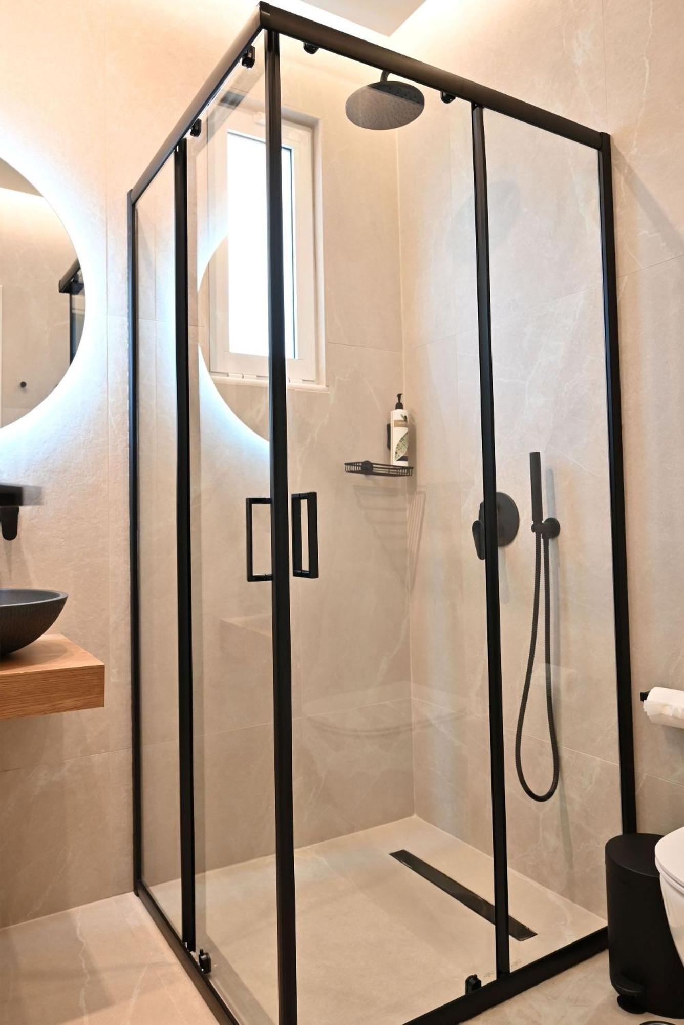Rhotheon Suites In เอียลิซอส ภายนอก รูปภาพ