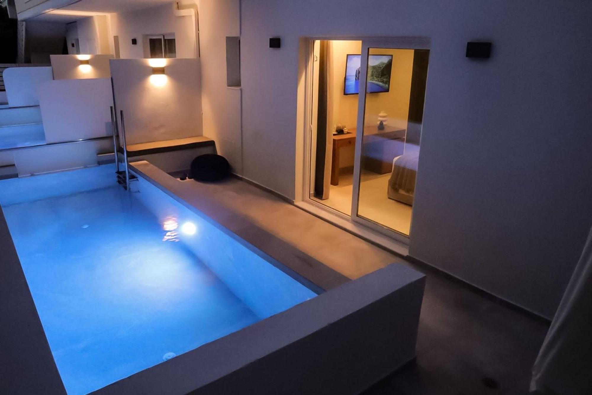 Rhotheon Suites In เอียลิซอส ภายนอก รูปภาพ