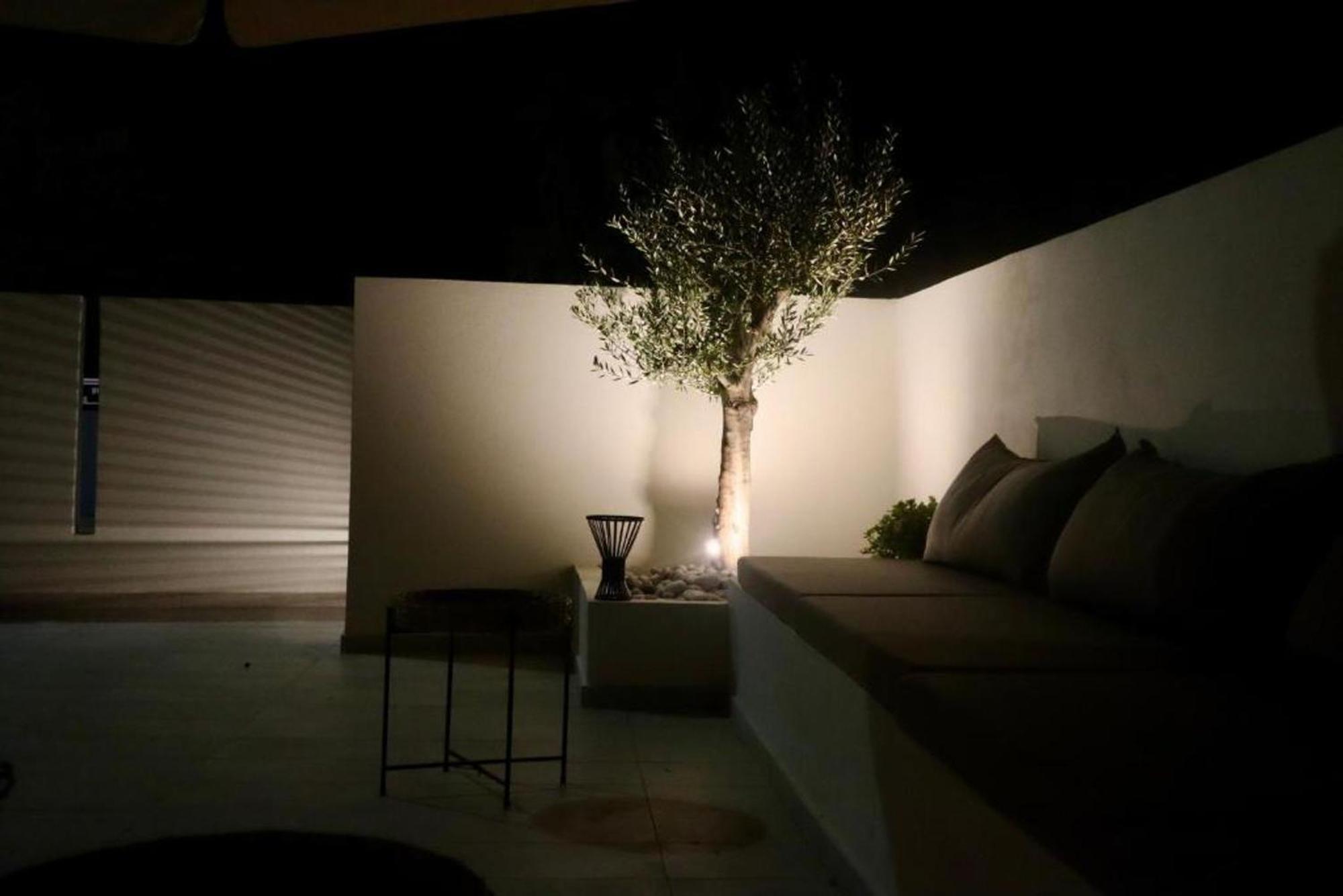 Rhotheon Suites In เอียลิซอส ภายนอก รูปภาพ