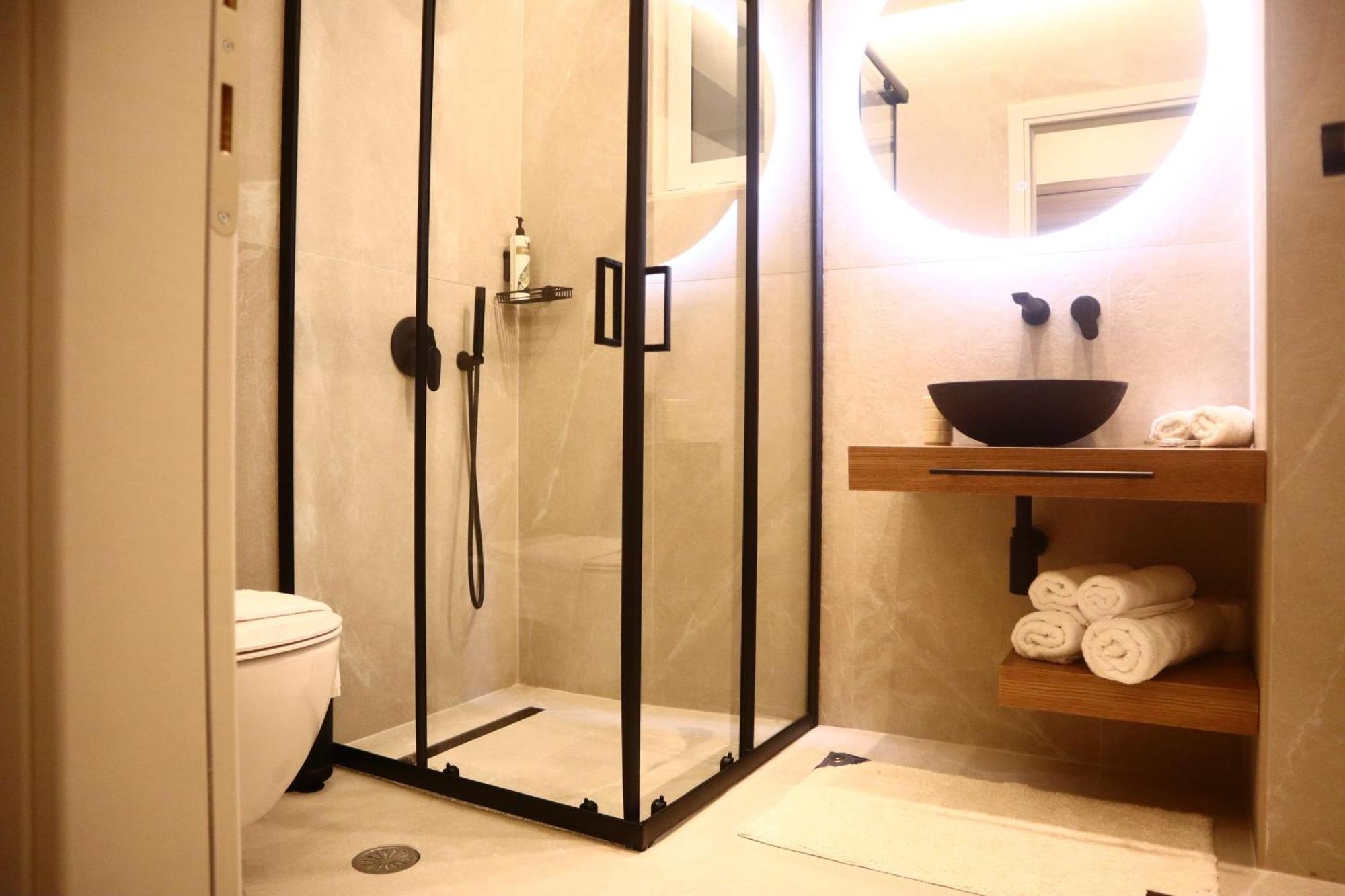 Rhotheon Suites In เอียลิซอส ภายนอก รูปภาพ