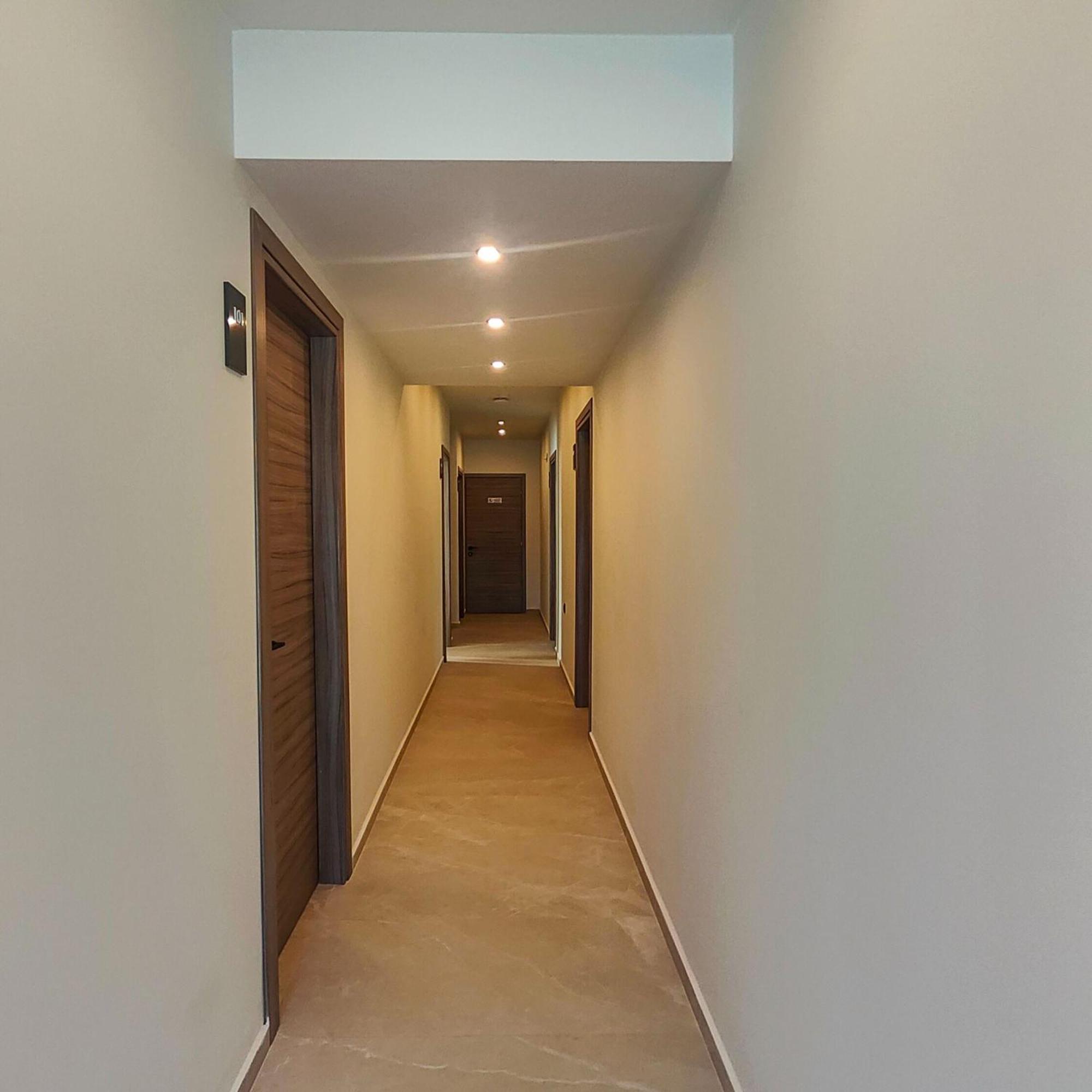 Rhotheon Suites In เอียลิซอส ภายนอก รูปภาพ